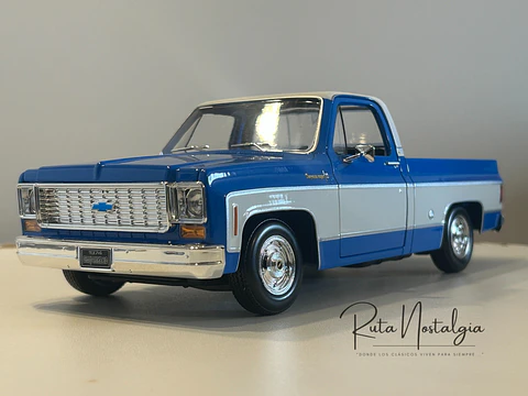 Camioneta Chevrolet C10 Cheyenne Super 1974 | Maisto 1:18