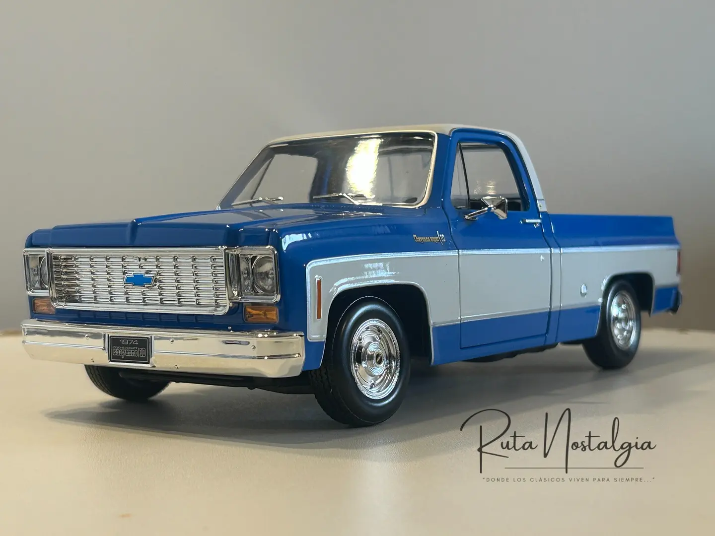 Camioneta a escala Chevrolet C10 Cheyenne Super 1974  – Maisto 1:18 Special Edition  12