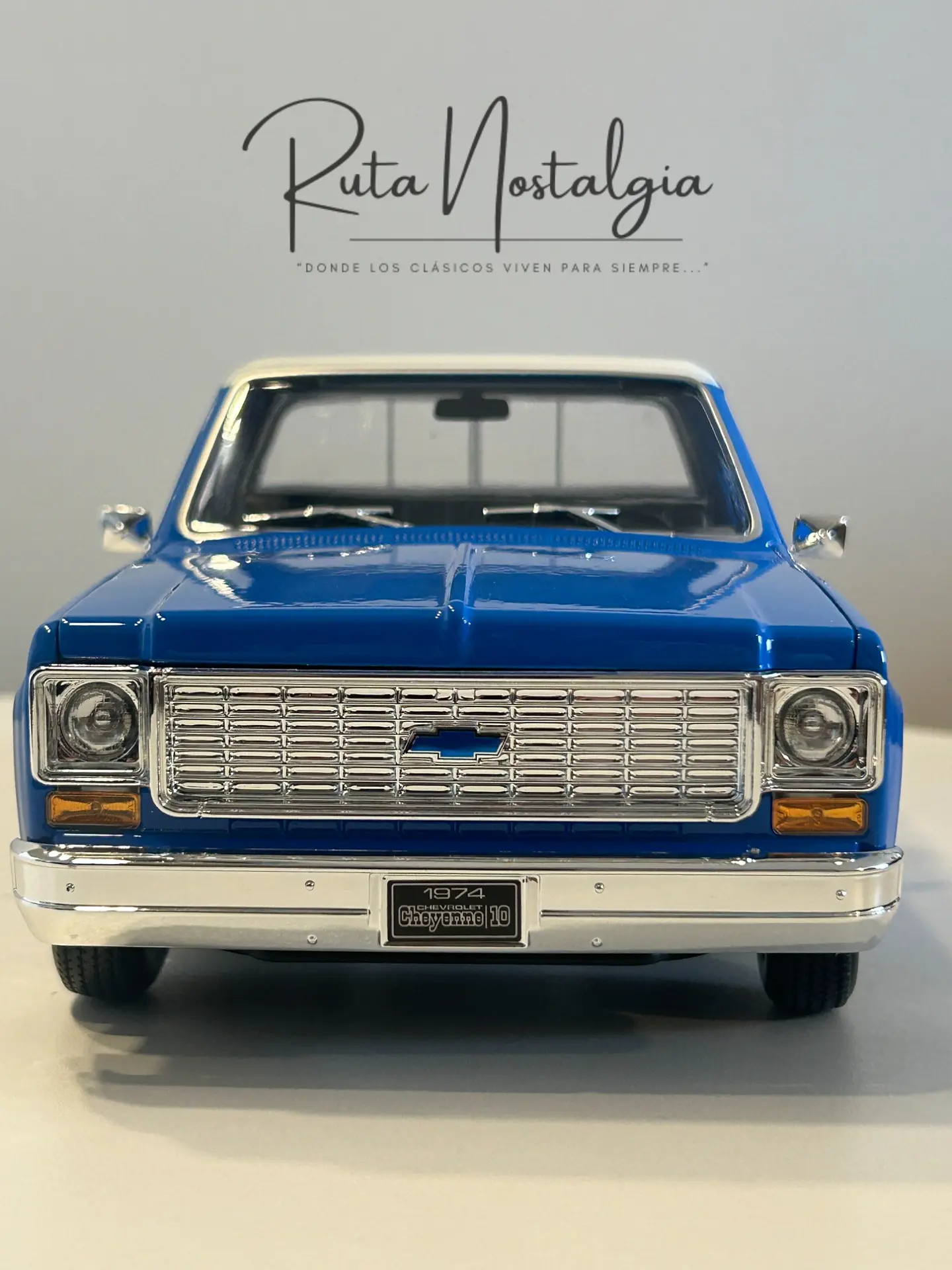 Camioneta a escala Chevrolet C10 Cheyenne Super 1974  – Maisto 1:18 Special Edition  13