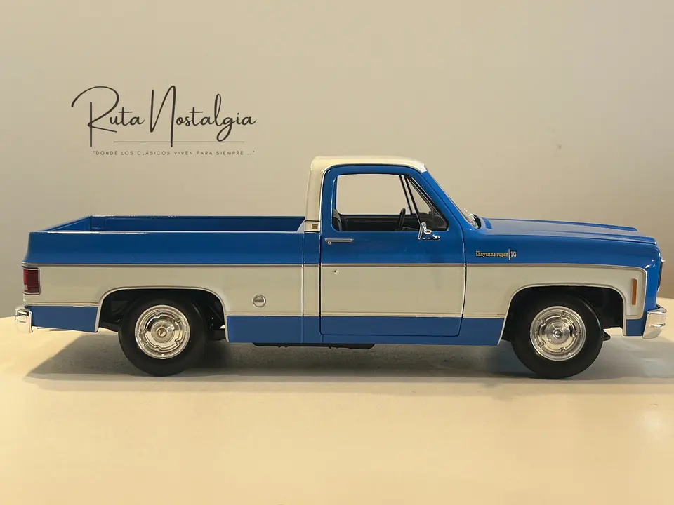 Camioneta a escala Chevrolet C10 Cheyenne Super 1974  – Maisto 1:18 Special Edition  16