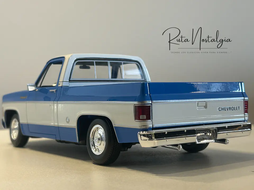 Camioneta a escala Chevrolet C10 Cheyenne Super 1974  – Maisto 1:18 Special Edition  19