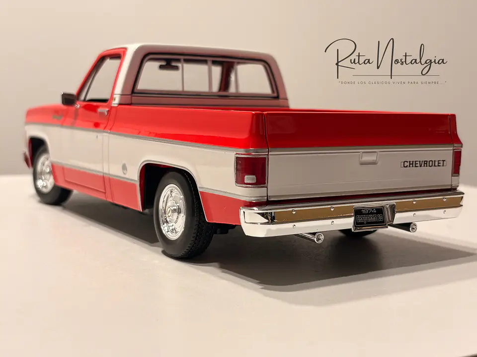 Camioneta a escala Chevrolet C10 Cheyenne Super 1974  – Maisto 1:18 Special Edition  8