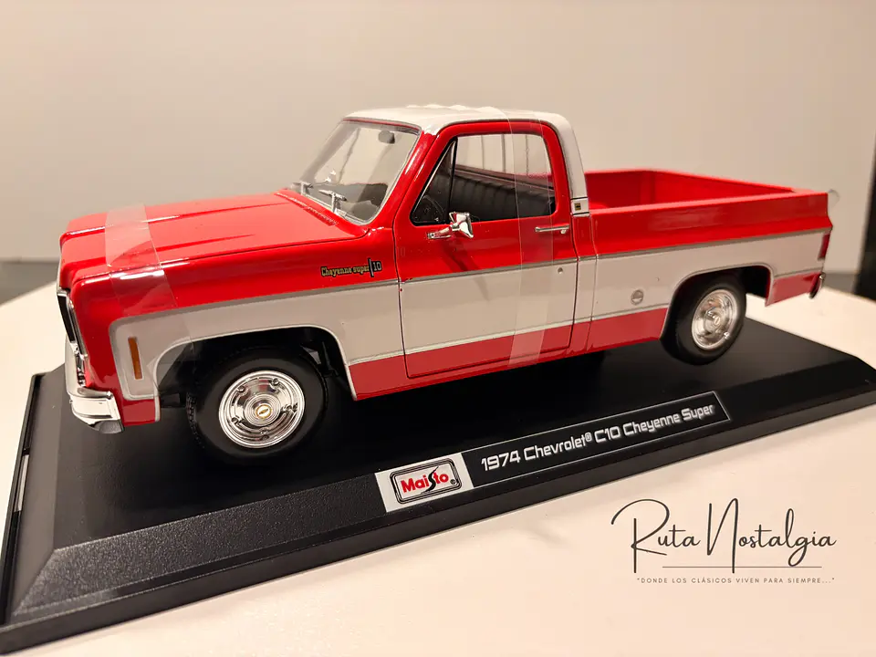 Camioneta a escala Chevrolet C10 Cheyenne Super 1974  – Maisto 1:18 Special Edition  9