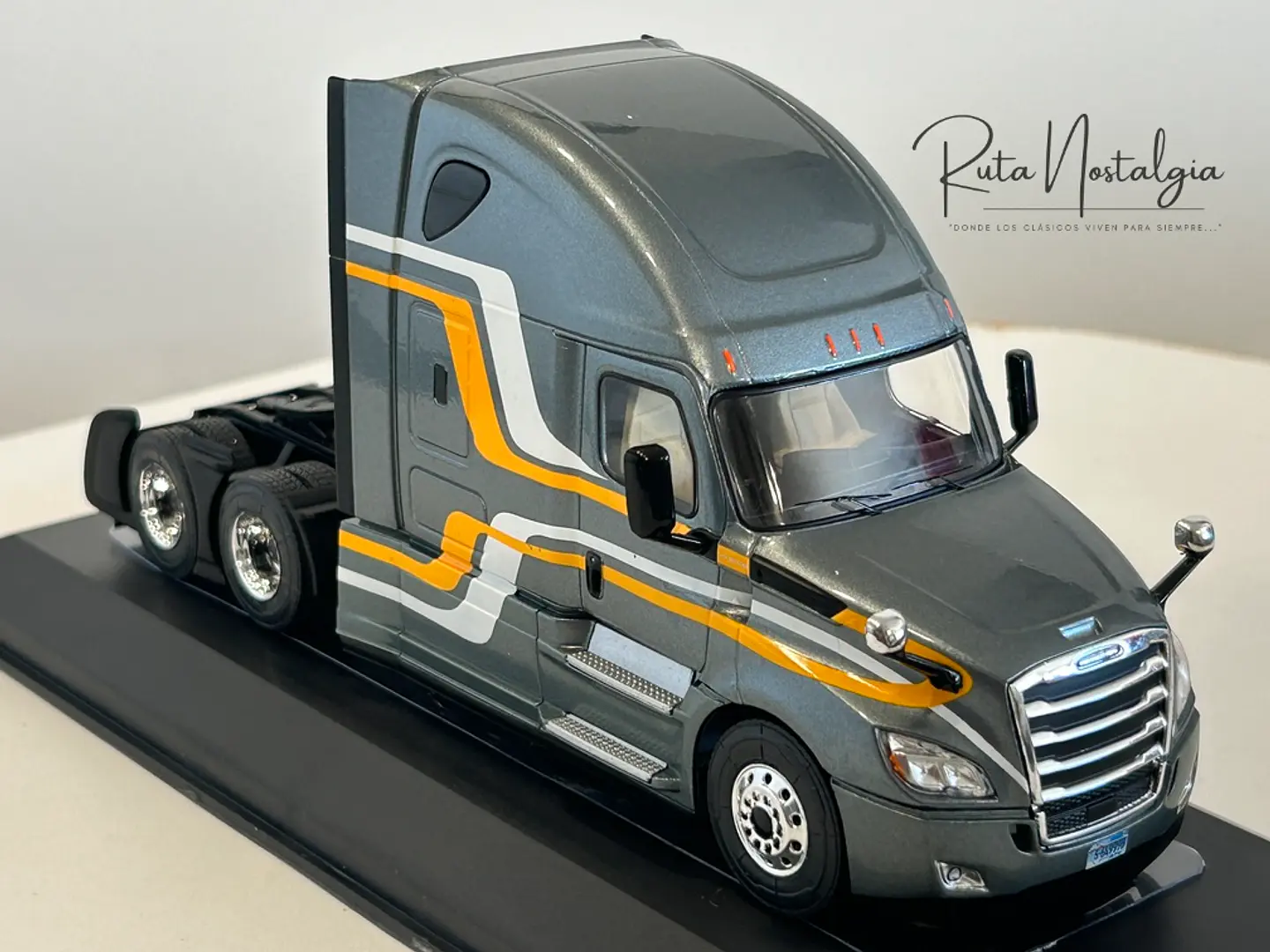 Camión Freightliner Cascadia (2018) | IXO 1:43 3