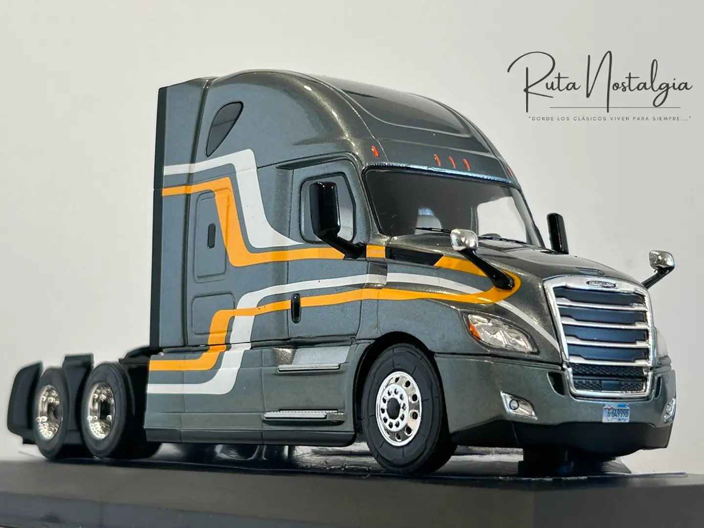 Camión Freightliner Cascadia (2018) | IXO 1:43 4