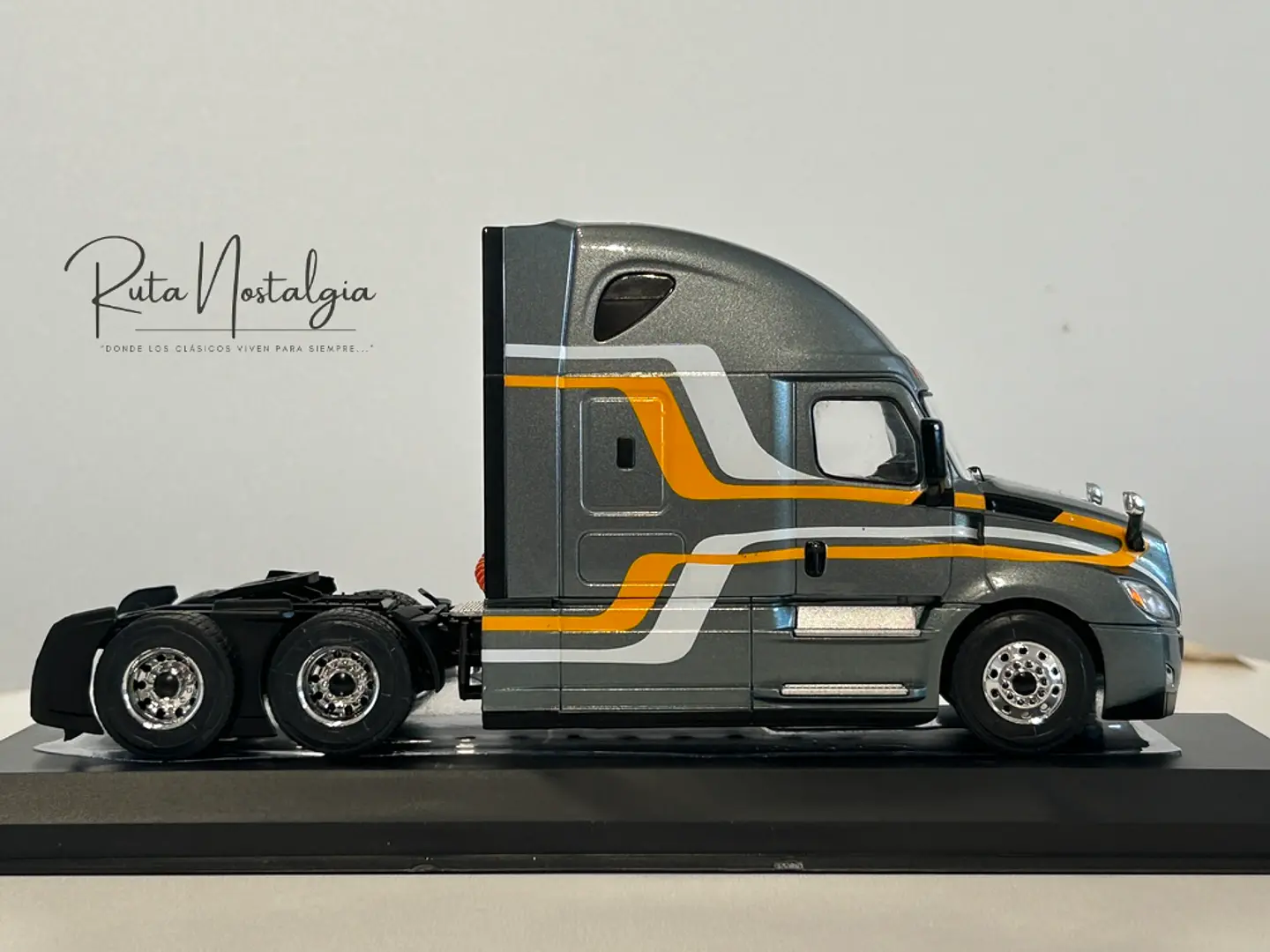 Camión Freightliner Cascadia (2018) | IXO 1:43 5
