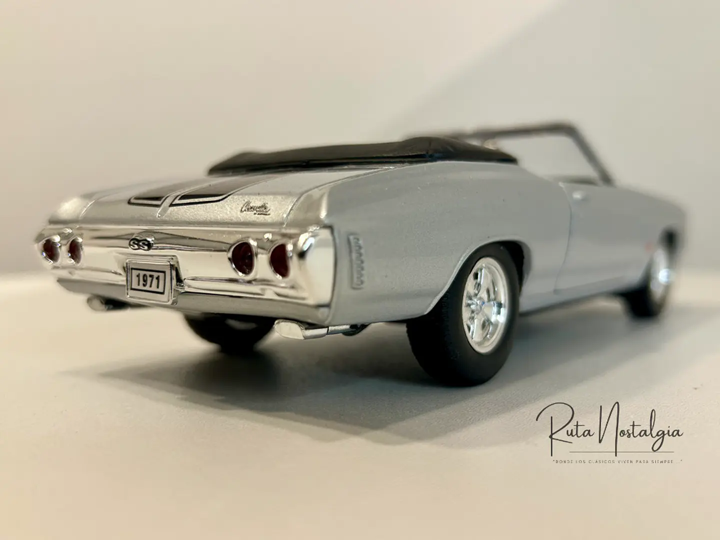 Auto Chevrolet Chevelle SS 454 Convertible 1971 | Welly 1:24 8