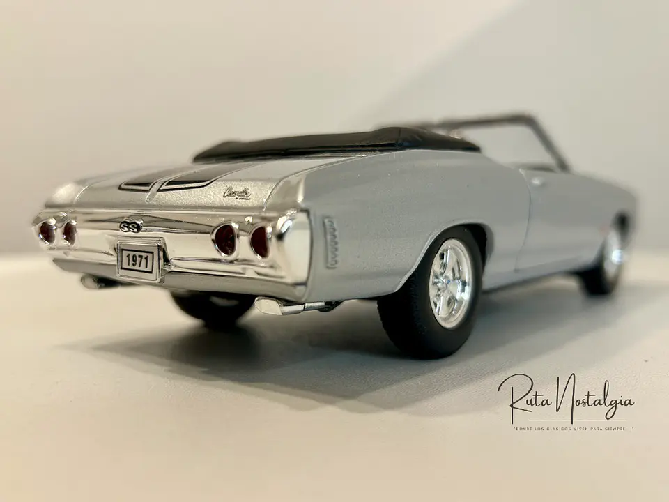 Auto Chevrolet Chevelle SS 454 Convertible 1971 | Welly 1:24 8
