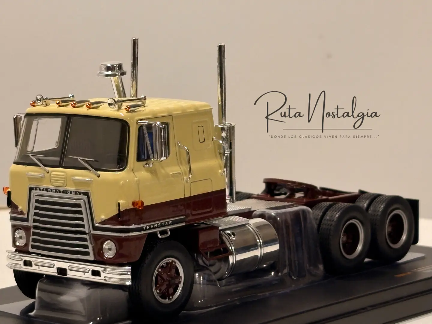 International Transtar COE (1976) | IXO Models 1:43 11