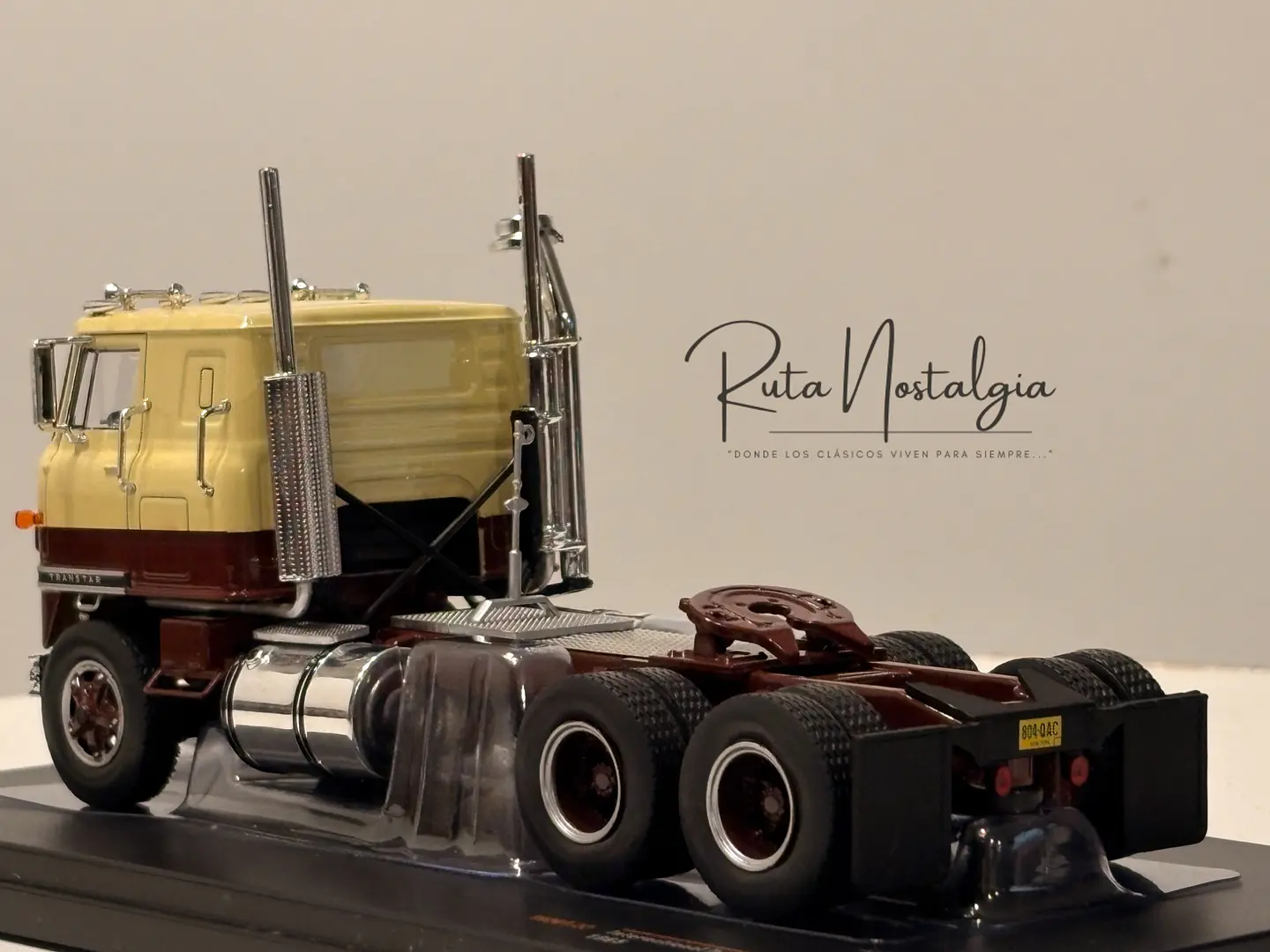 International Transtar COE (1976) | IXO Models 1:43 16