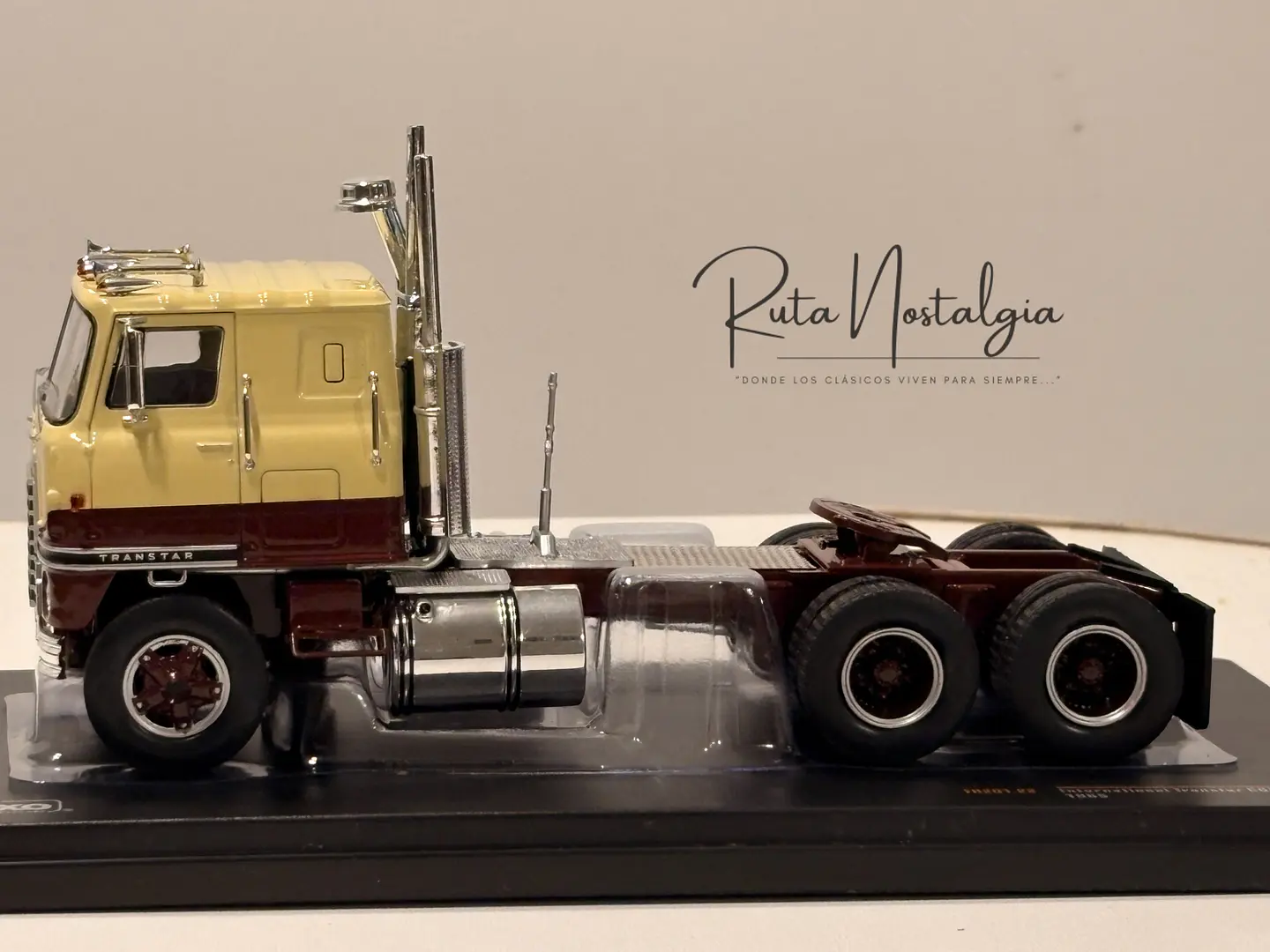 International Transtar COE (1976) | IXO Models 1:43 17
