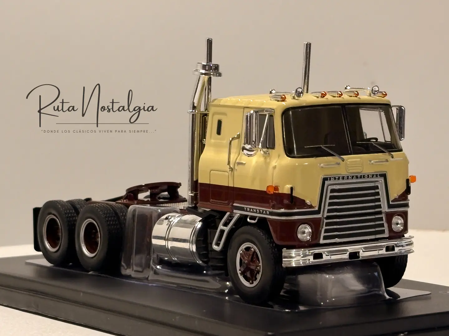 International Transtar COE (1976) | IXO Models 1:43 13