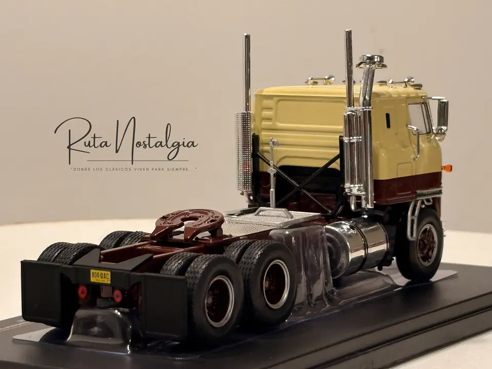 International Transtar COE (1976) | IXO Models 1:43 15