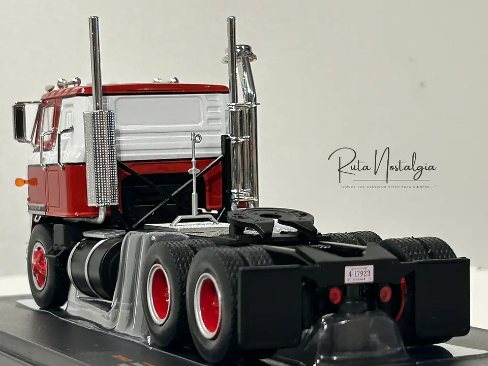 International Transtar COE (1976) | IXO Models 1:43 7