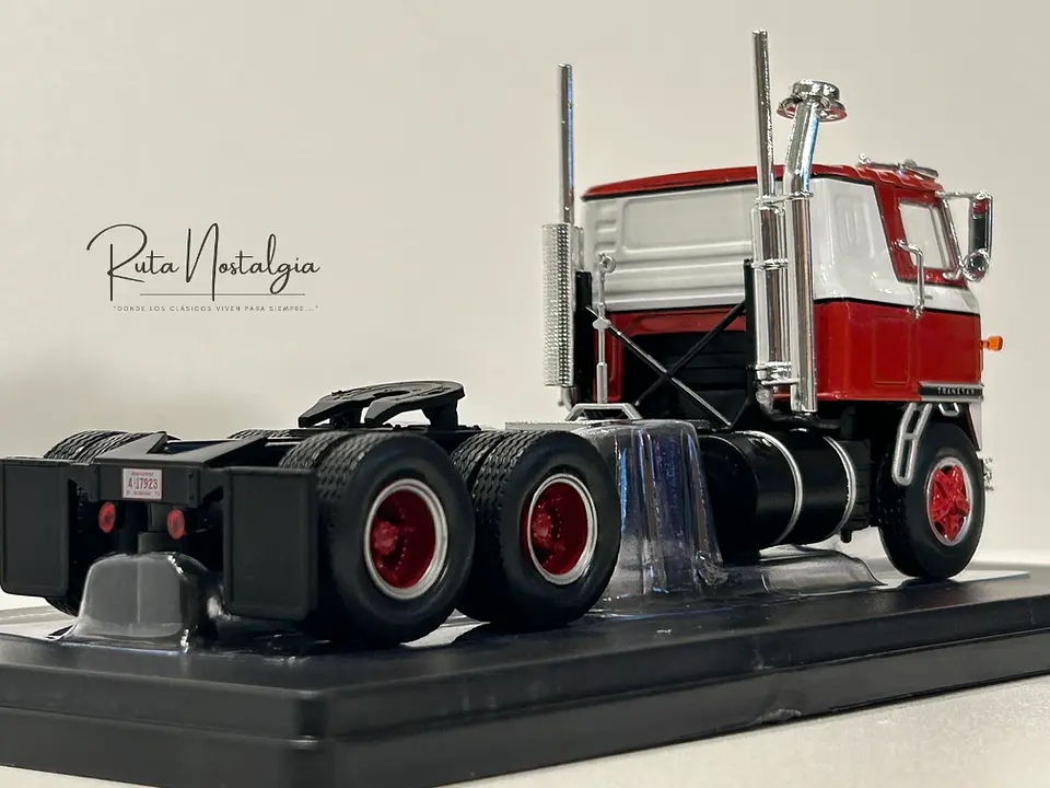 International Transtar COE (1976) | IXO Models 1:43 5