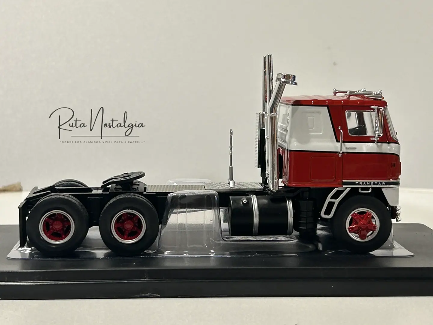 International Transtar COE (1976) | IXO Models 1:43 4