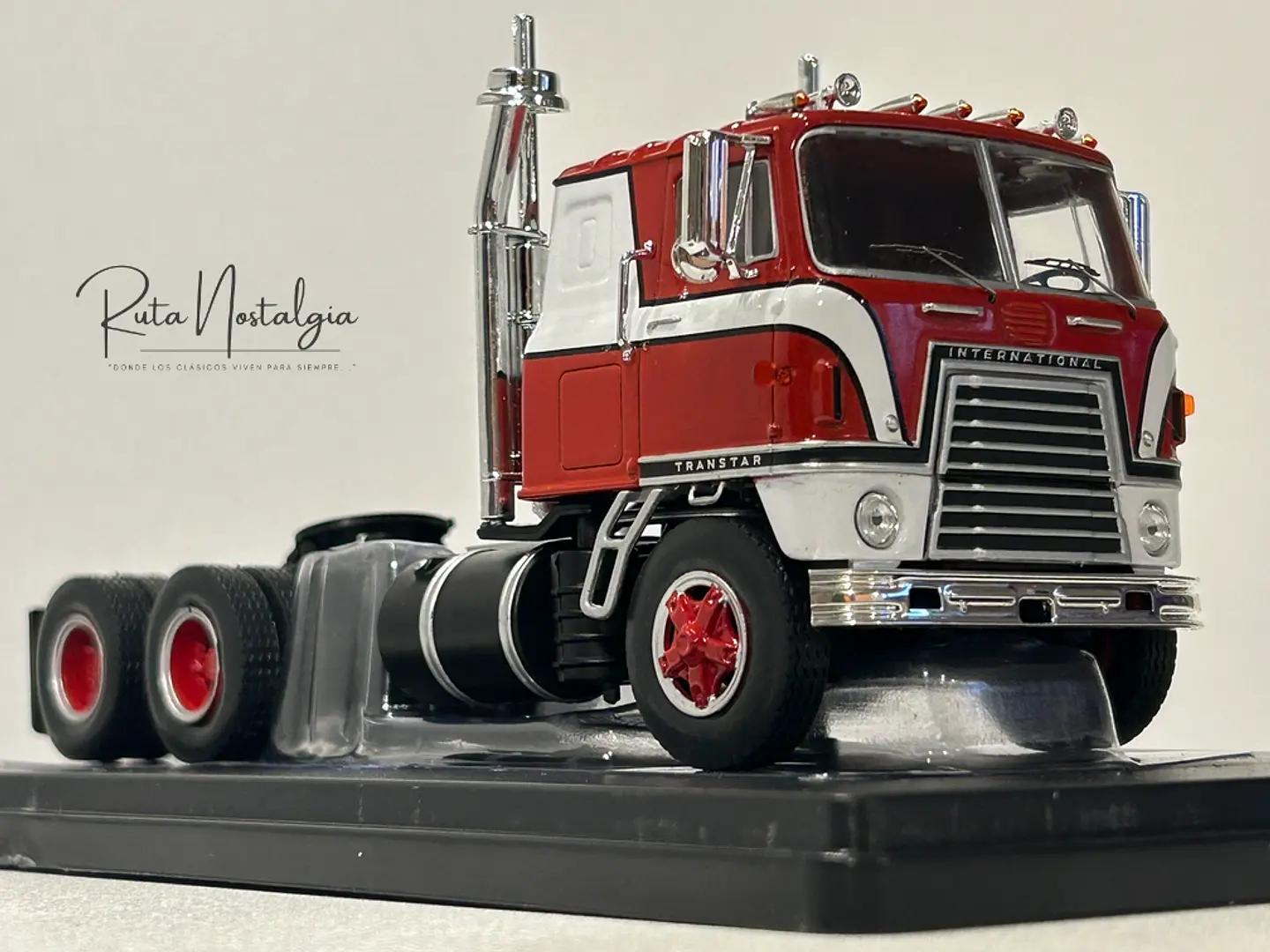 International Transtar COE (1976) | IXO Models 1:43 3
