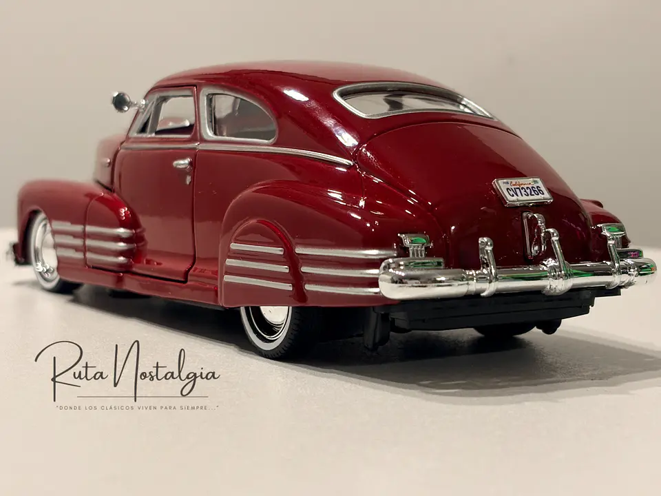 Auto Chevrolet Aerosedan Fleetline (1948) | Motormax 1:24 7
