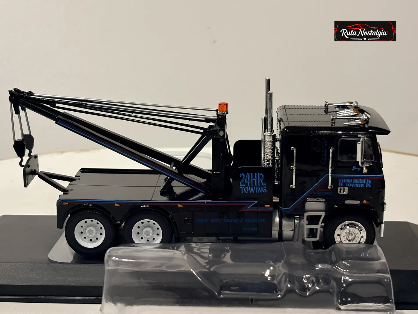 Camión Freightliner FLA 9664 Terminator 2 | Greenlight 1:43 7