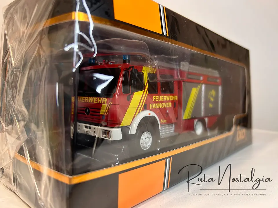 Camión de Bomberos Mercedes-Benz LF 16/12 1995 | IXO 1:43 10