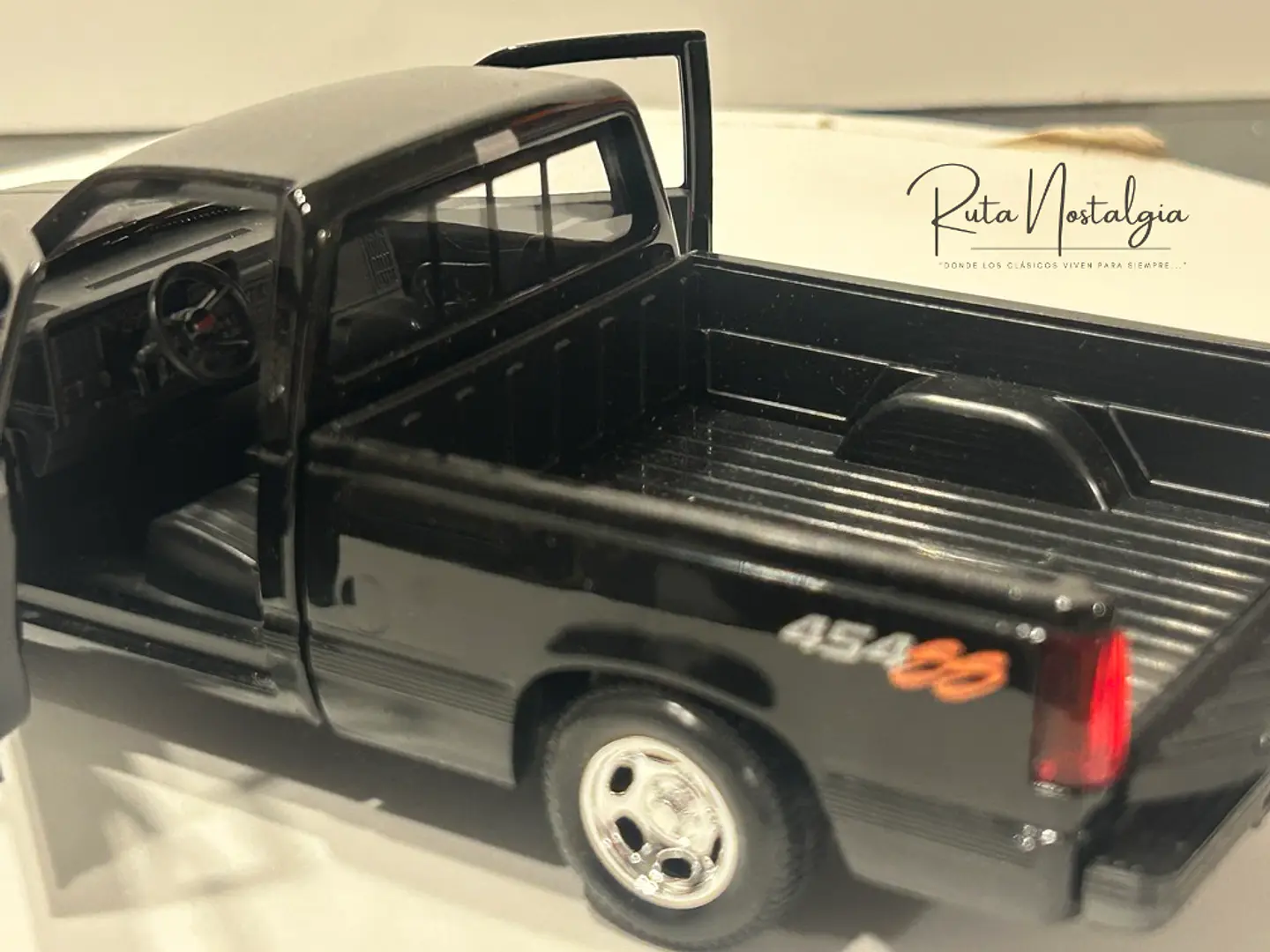 Camioneta Chevrolet 454 SS Pick-up (1993) | Maisto 1:24 7