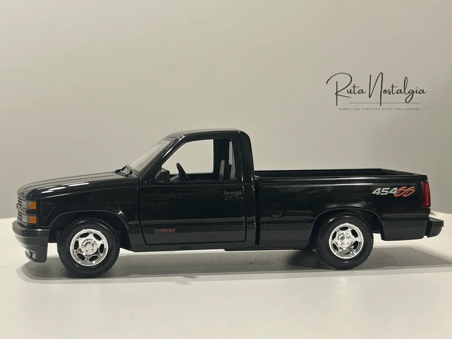 Camioneta Chevrolet 454 SS Pick-up (1993) | Maisto 1:24 6