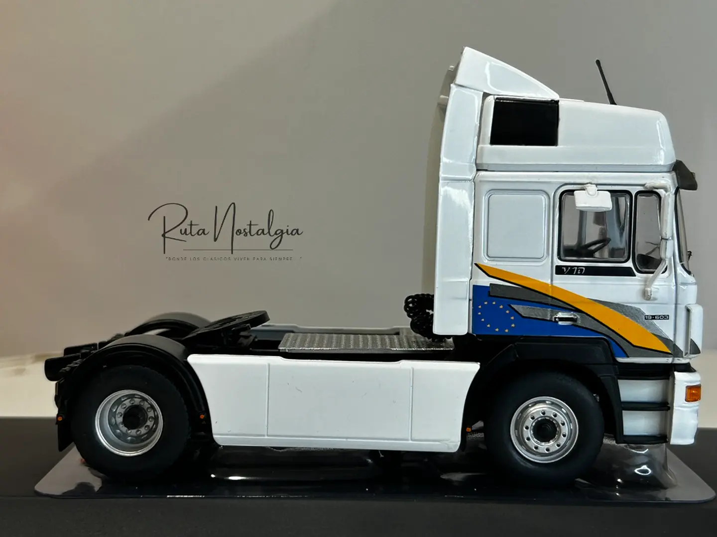 Camión MAN F2000 19.463 (1994) | IXO Escala 1:43 4