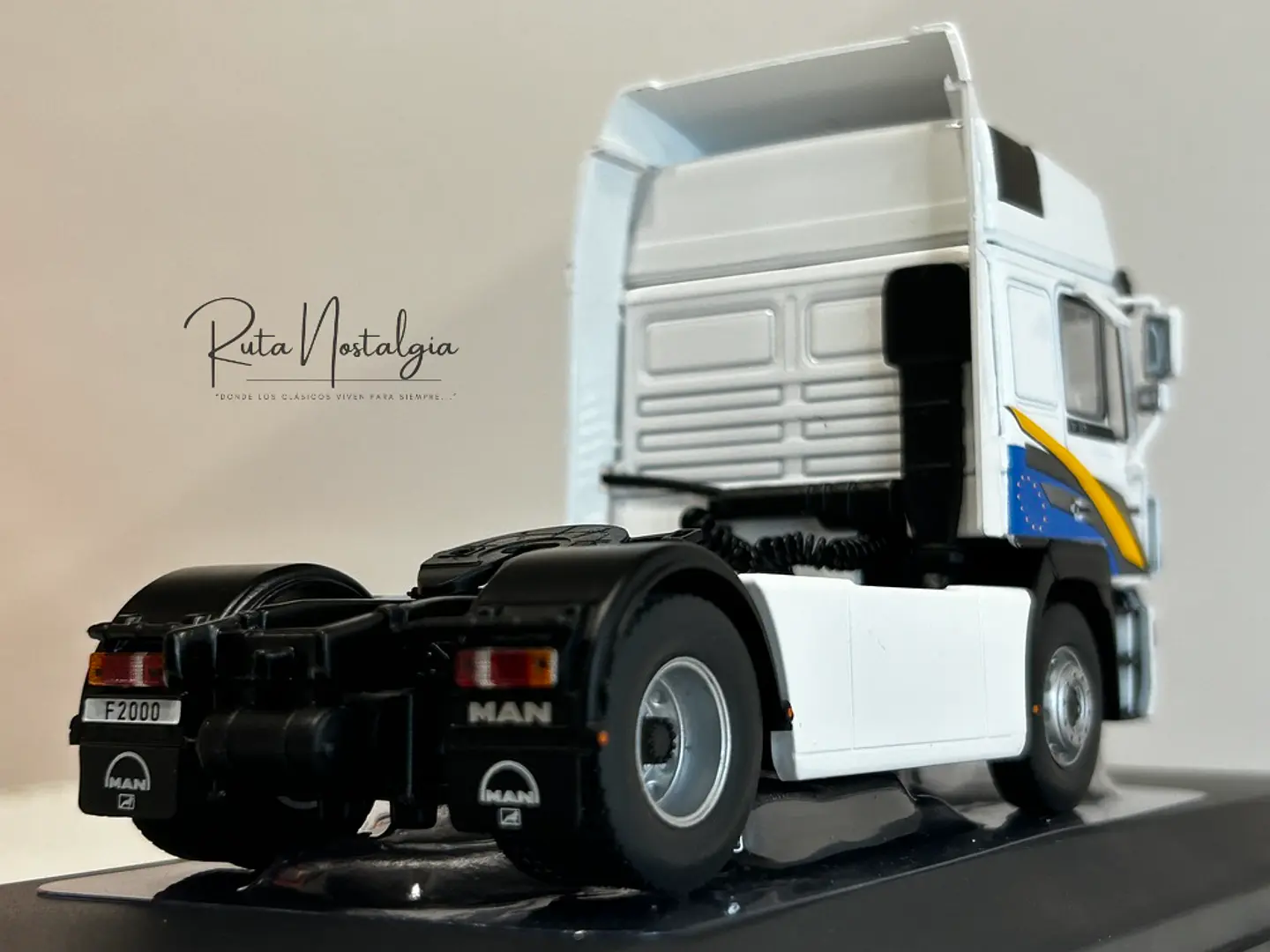Camión MAN F2000 19.463 (1994) | IXO Escala 1:43 5