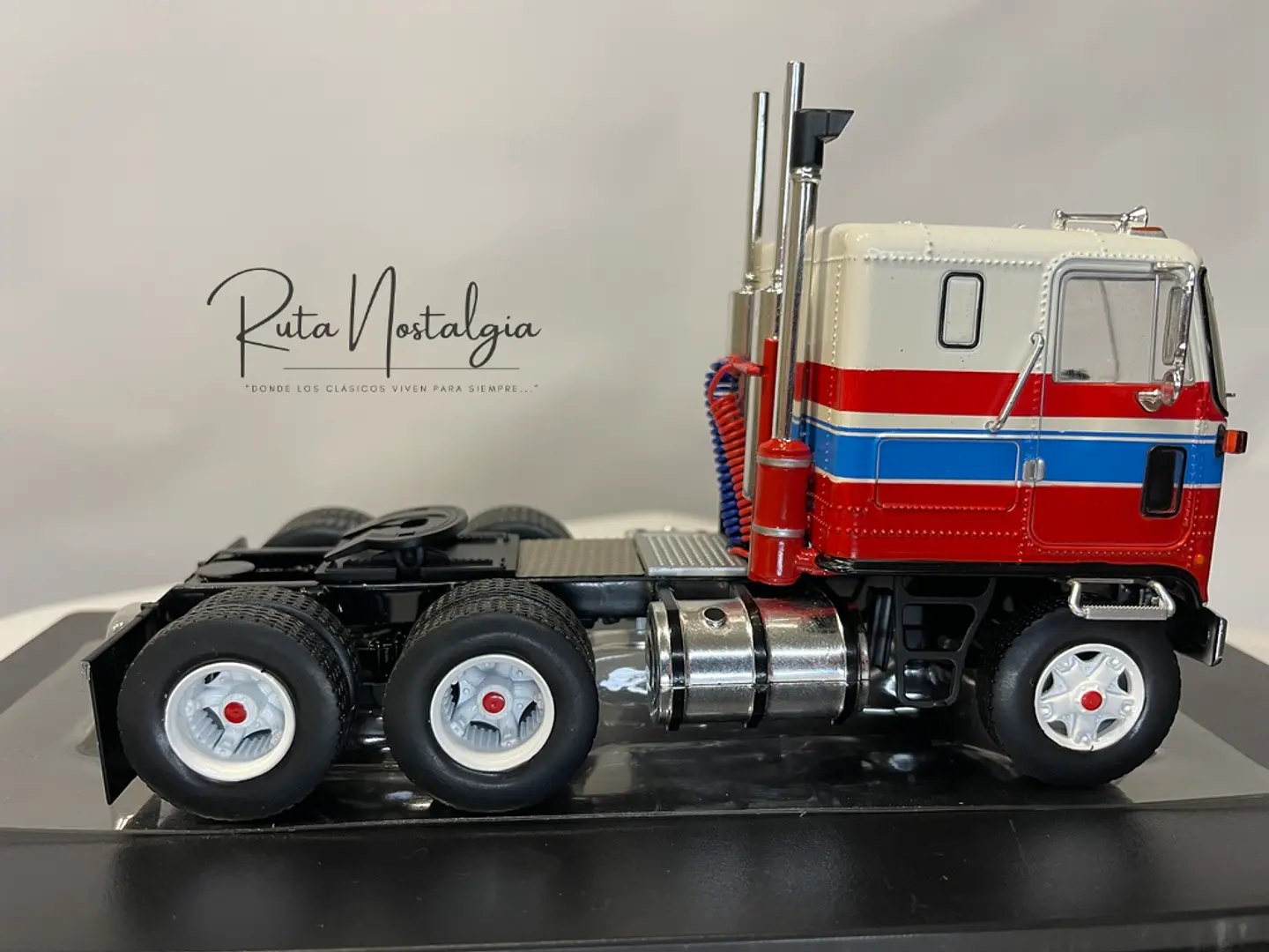 Camión GMC Astro 95 (1970) | IXO 1:43 Coleccionable 5