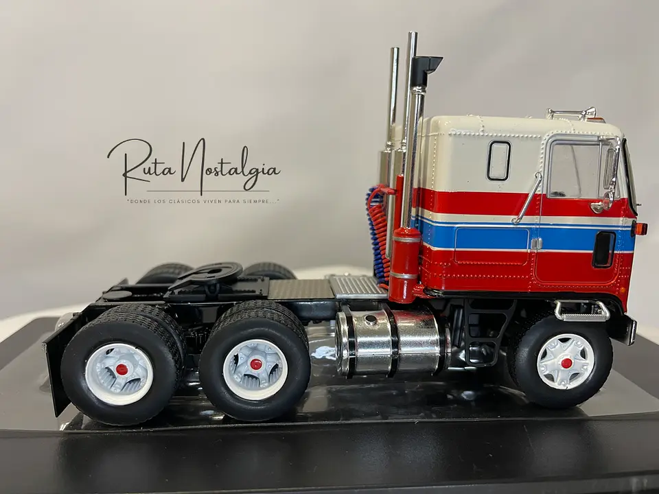 Camión GMC Astro 95 (1970) | IXO 1:43 Coleccionable 5
