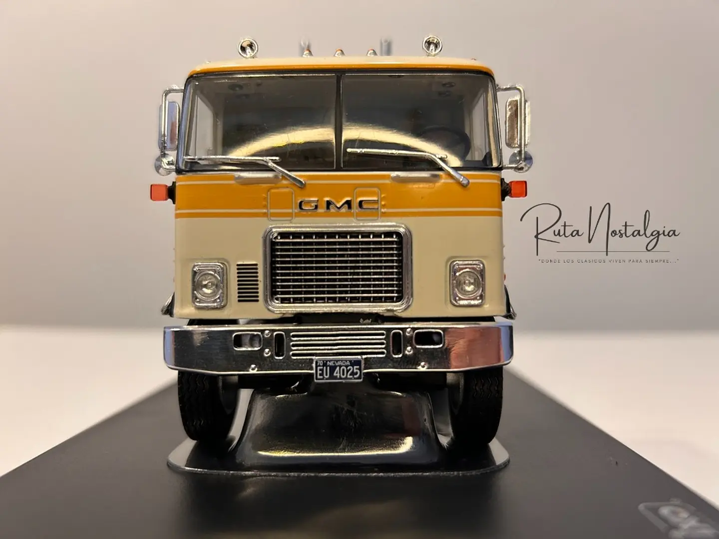 Camión GMC Astro 95 (1970) | IXO 1:43 Coleccionable 12