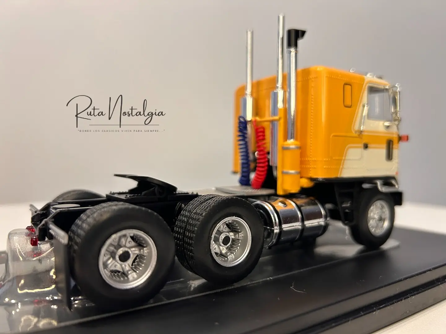 Camión GMC Astro 95 (1970) | IXO 1:43 Coleccionable 15