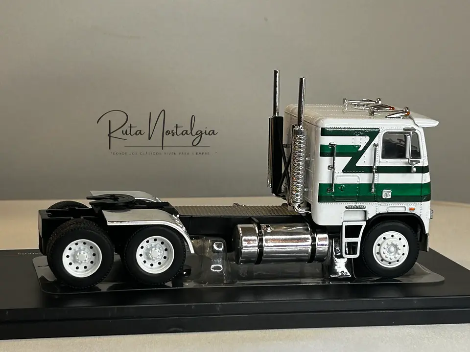 Camión Freightliner FLA (1993) | IXO Escala 1:43 15