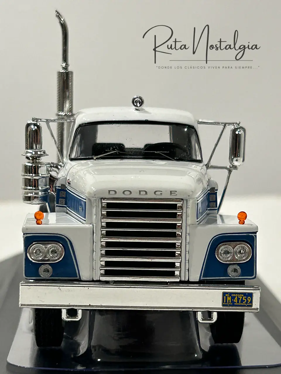Camión Dodge LCF CT900 (1960) | IXO Escala 1:43 2
