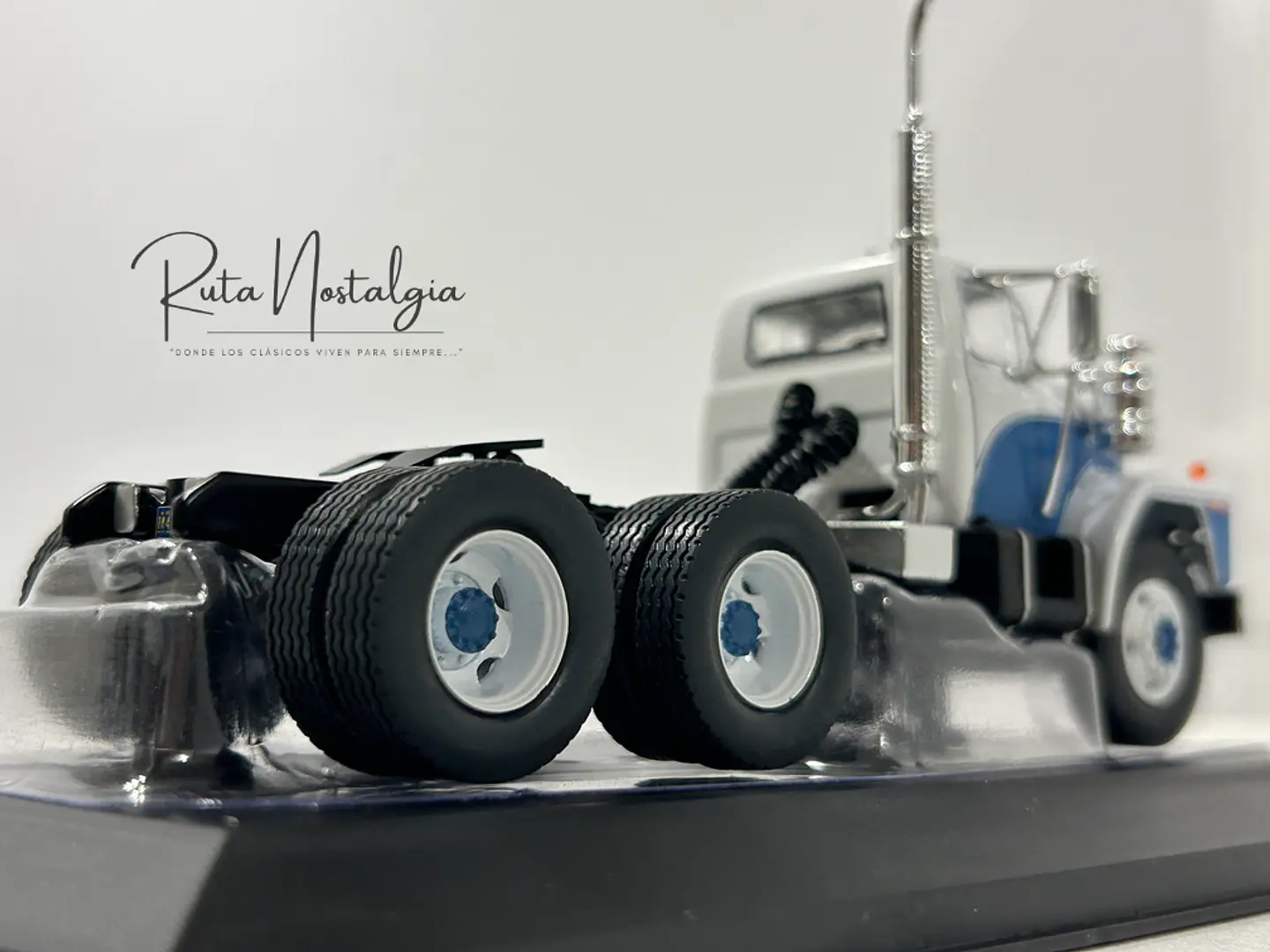 Camión Dodge LCF CT900 (1960) | IXO Escala 1:43 5