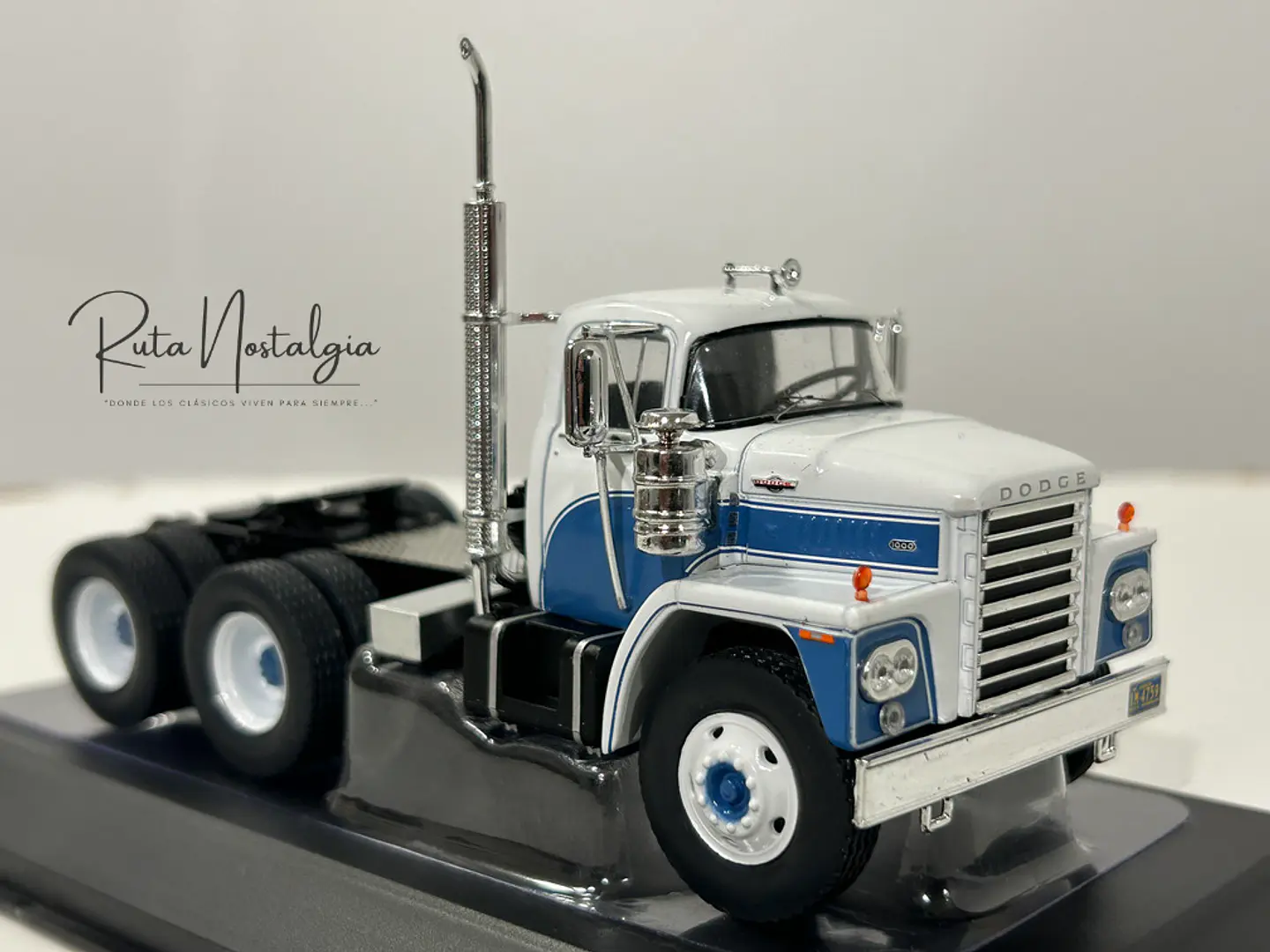 Camión Dodge LCF CT900 (1960) | IXO Escala 1:43 3