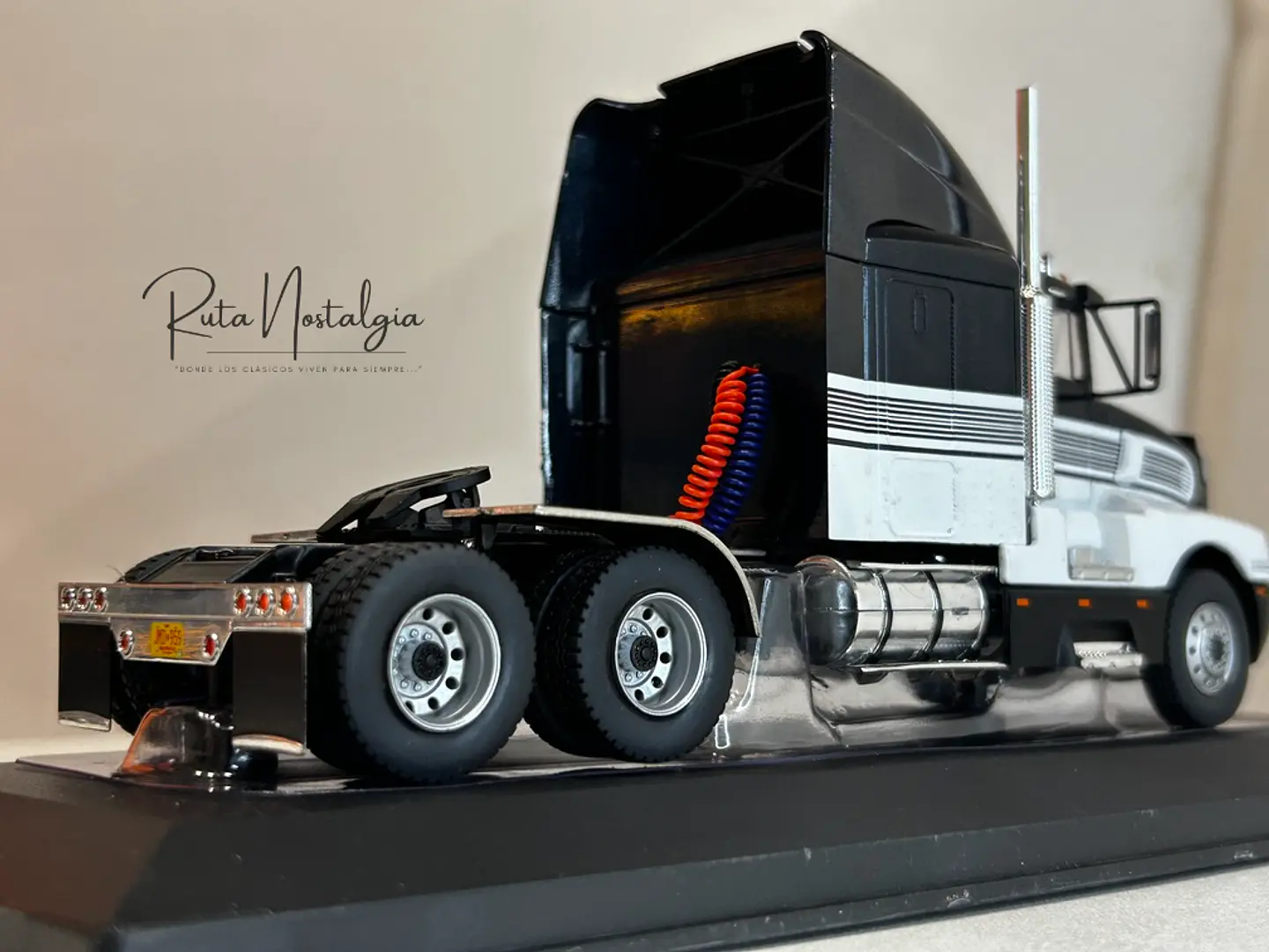 Camión Kenworth T600 (1986) | IXO Escala 1:43 5