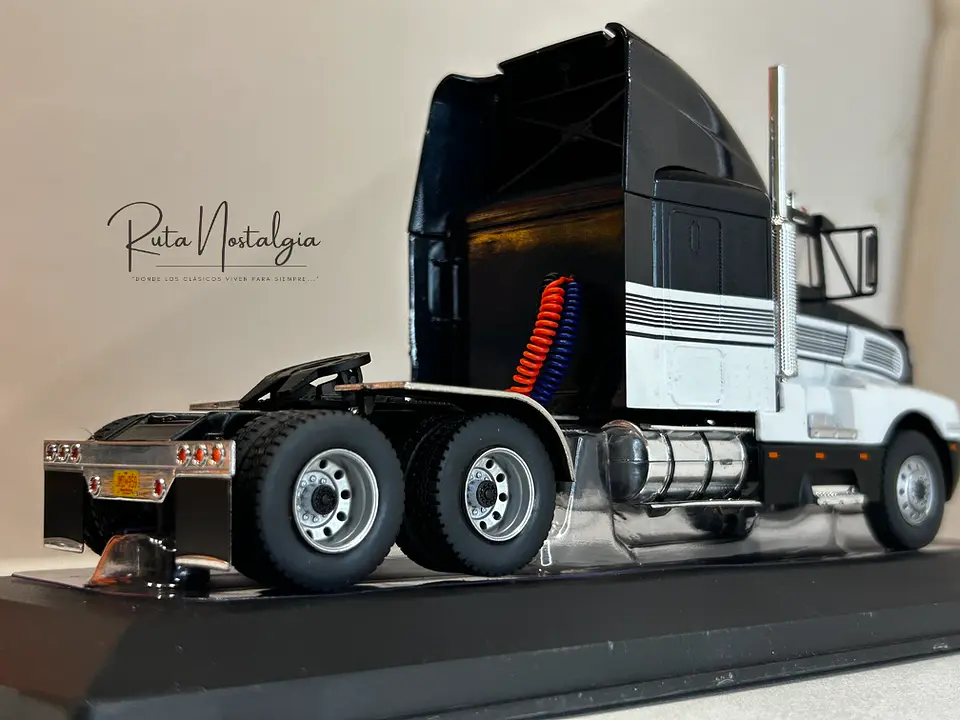 Camión Kenworth T600 (1986) | IXO Escala 1:43 5