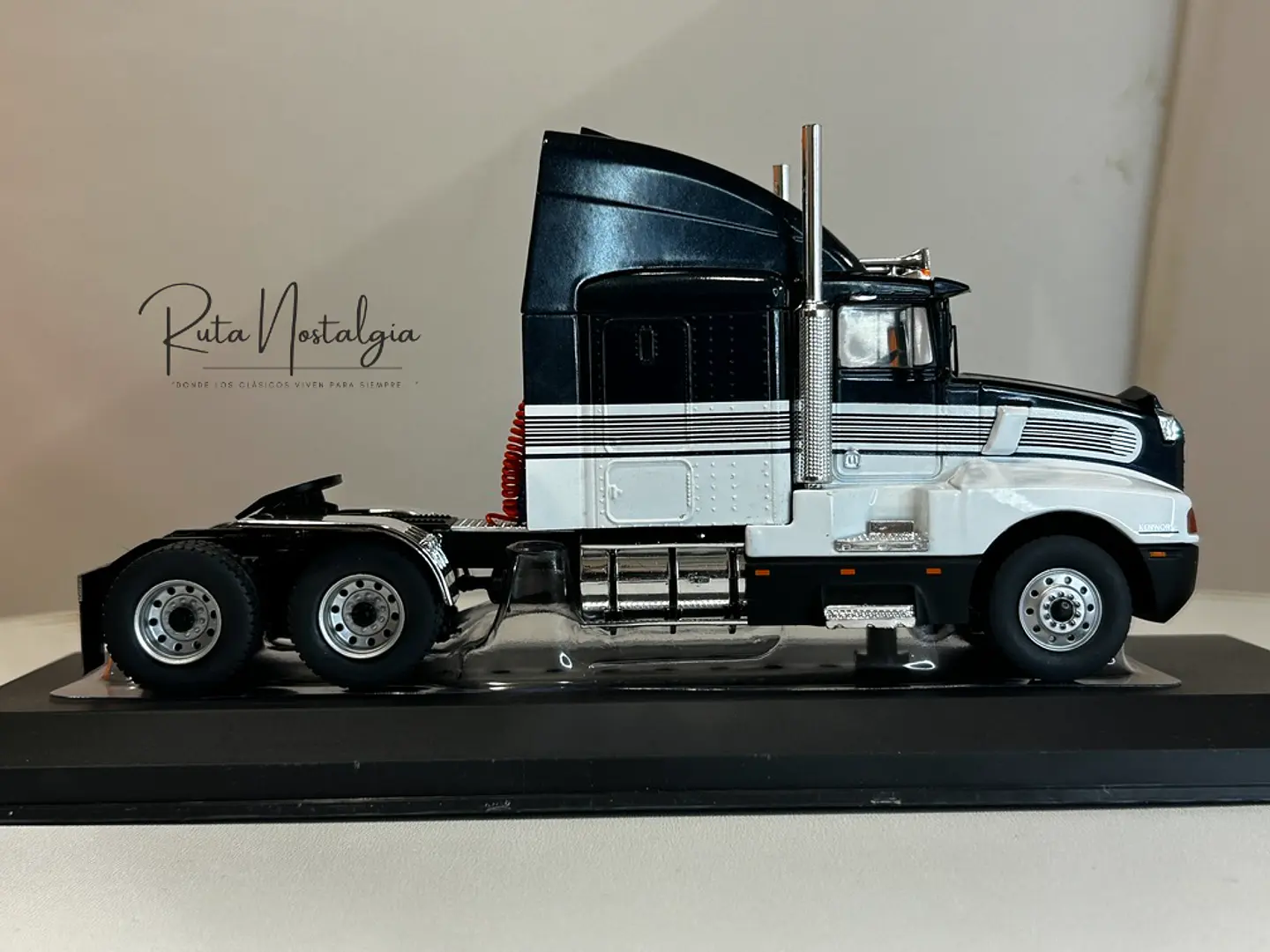 Camión Kenworth T600 (1986) | IXO Escala 1:43 4
