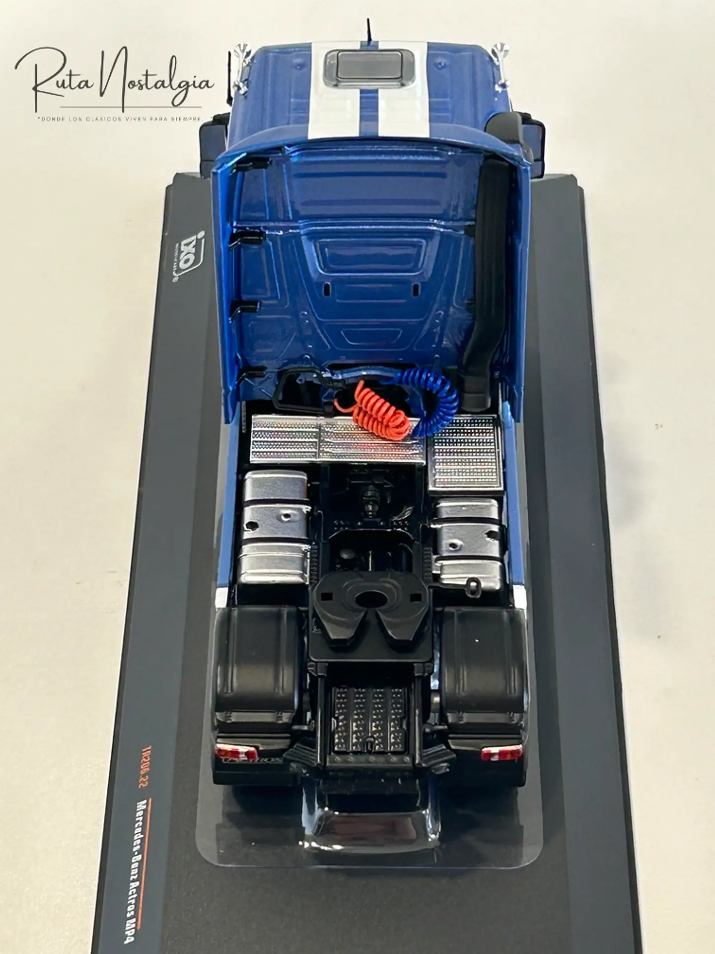 Camión Mercedes-Benz Actros MP4 | IXO Escala 1:43 6