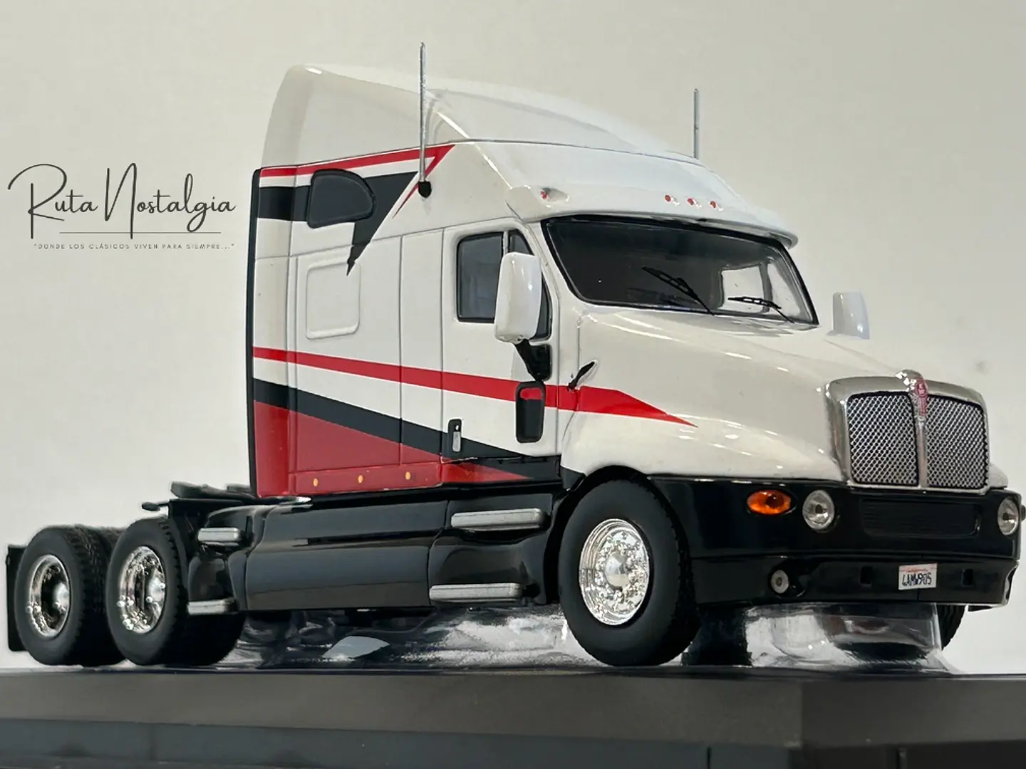 Camión Kenworth T2000 (1998) | IXO Escala 1:43 1
