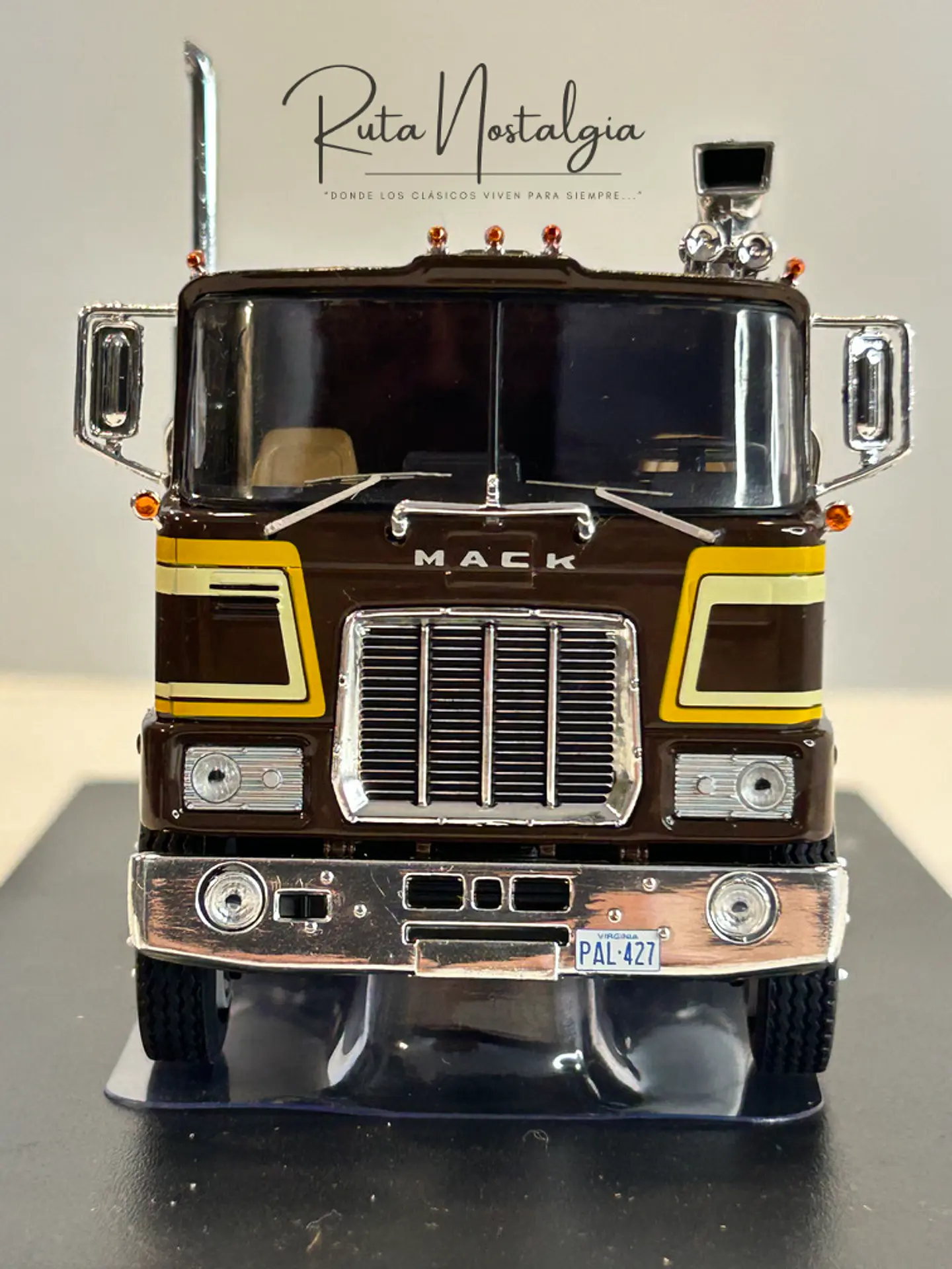 Camión Mack Serie F 1977 | IXO 1:43 Coleccionable 2