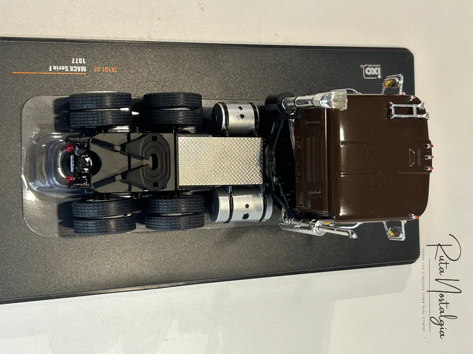 Camión Mack Serie F 1977 | IXO 1:43 Coleccionable 6