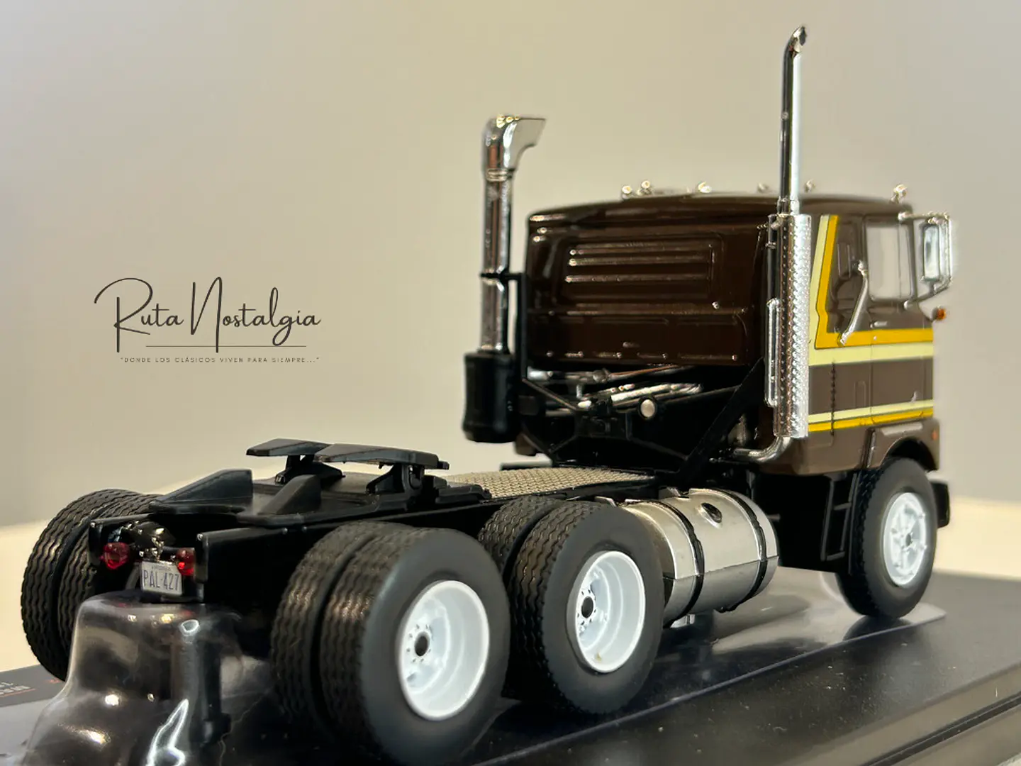 Camión Mack Serie F 1977 | IXO 1:43 Coleccionable 7