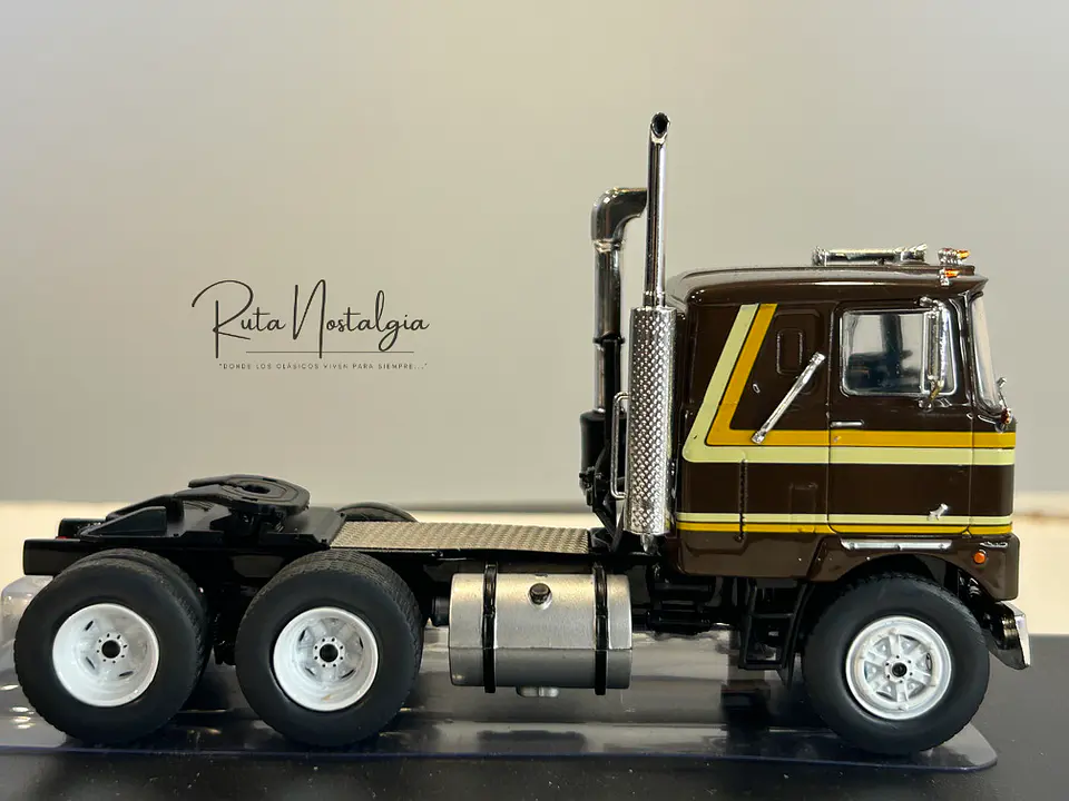 Camión Mack Serie F 1977 | IXO 1:43 Coleccionable 8