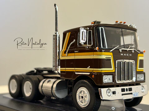 Camión Mack Serie F 1977 | IXO 1:43 Coleccionable