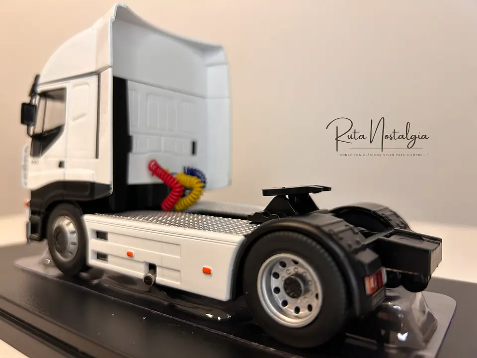 Camión Iveco Stralis 2012 | IXO 1:43 Coleccionable 5