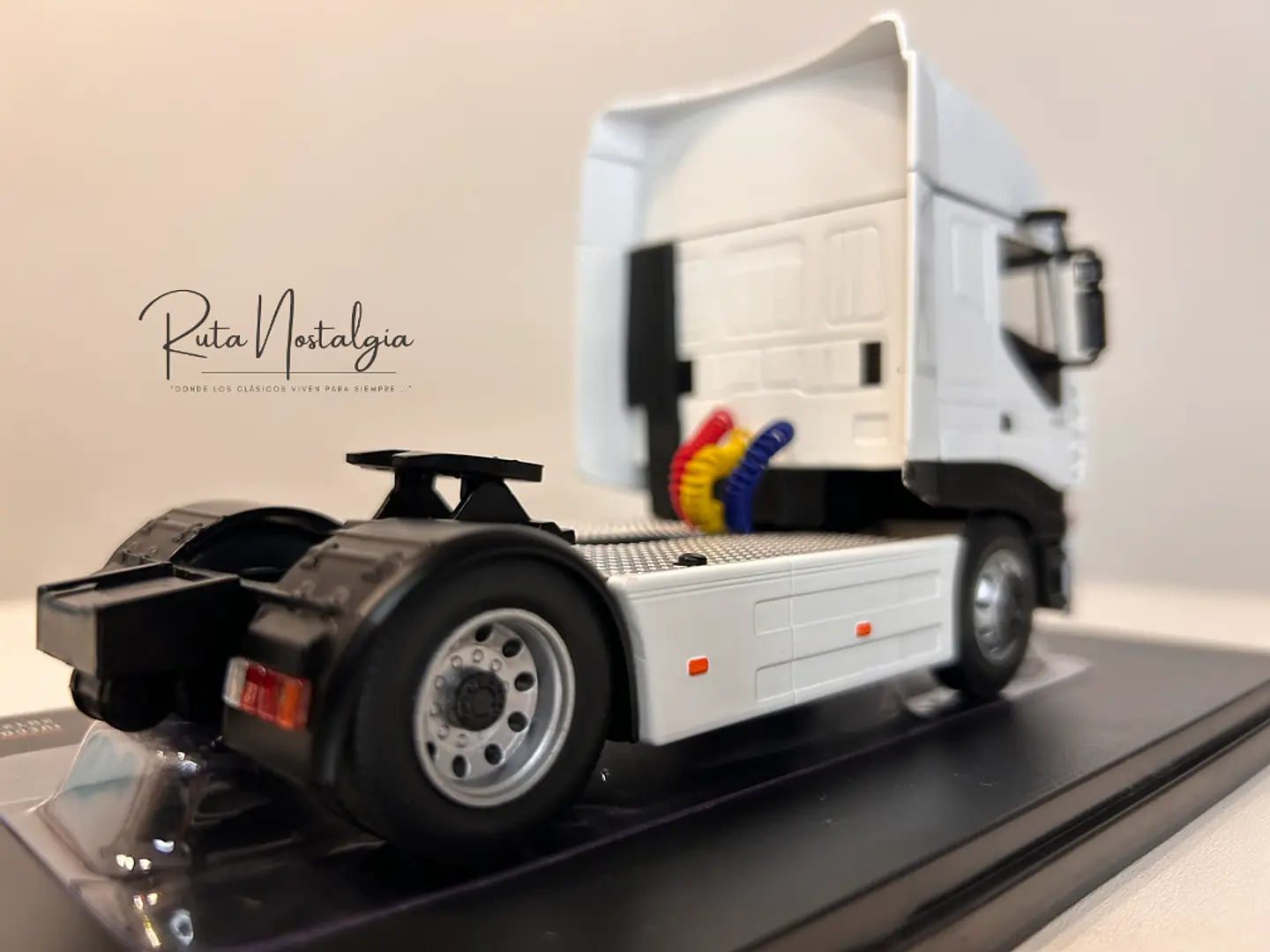 Camión Iveco Stralis 2012 | IXO 1:43 Coleccionable 7