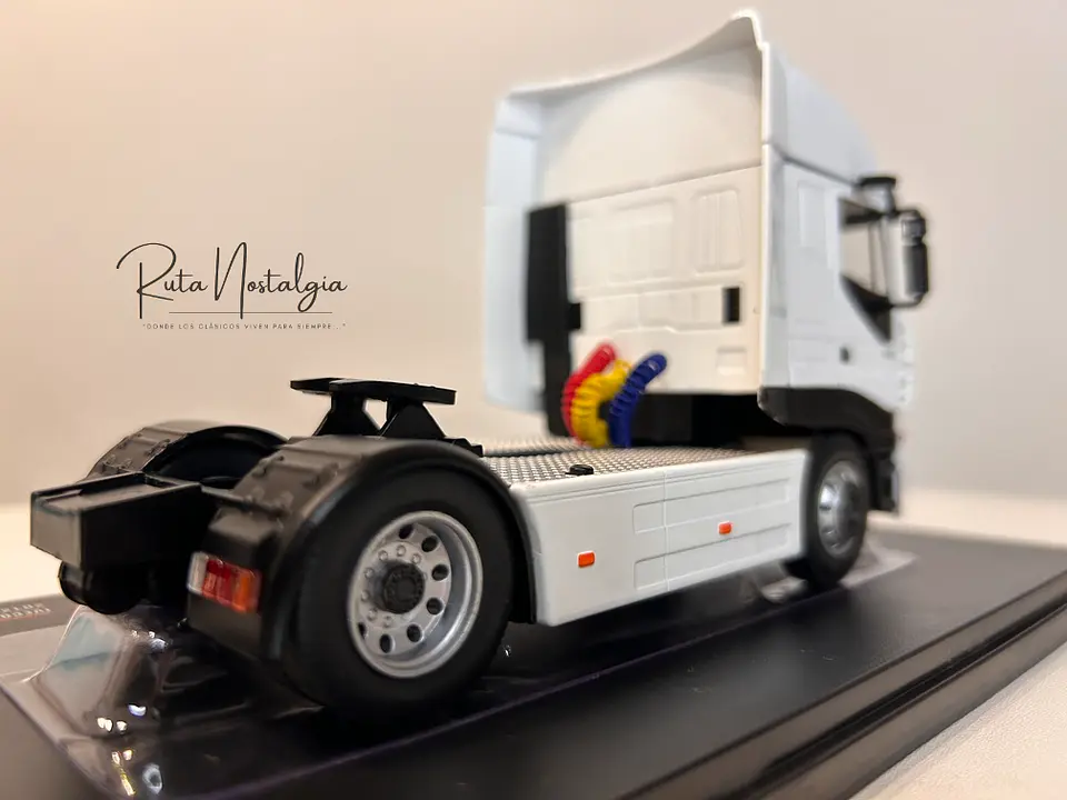 Camión Iveco Stralis 2012 | IXO 1:43 Coleccionable 7