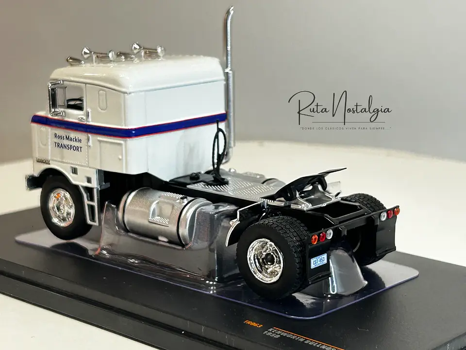 Camión Kenworth Bullnose 1950 Ross Mackie – Ixo Models 1:43- CAJA CON DESGASTE DE COLOR 9
